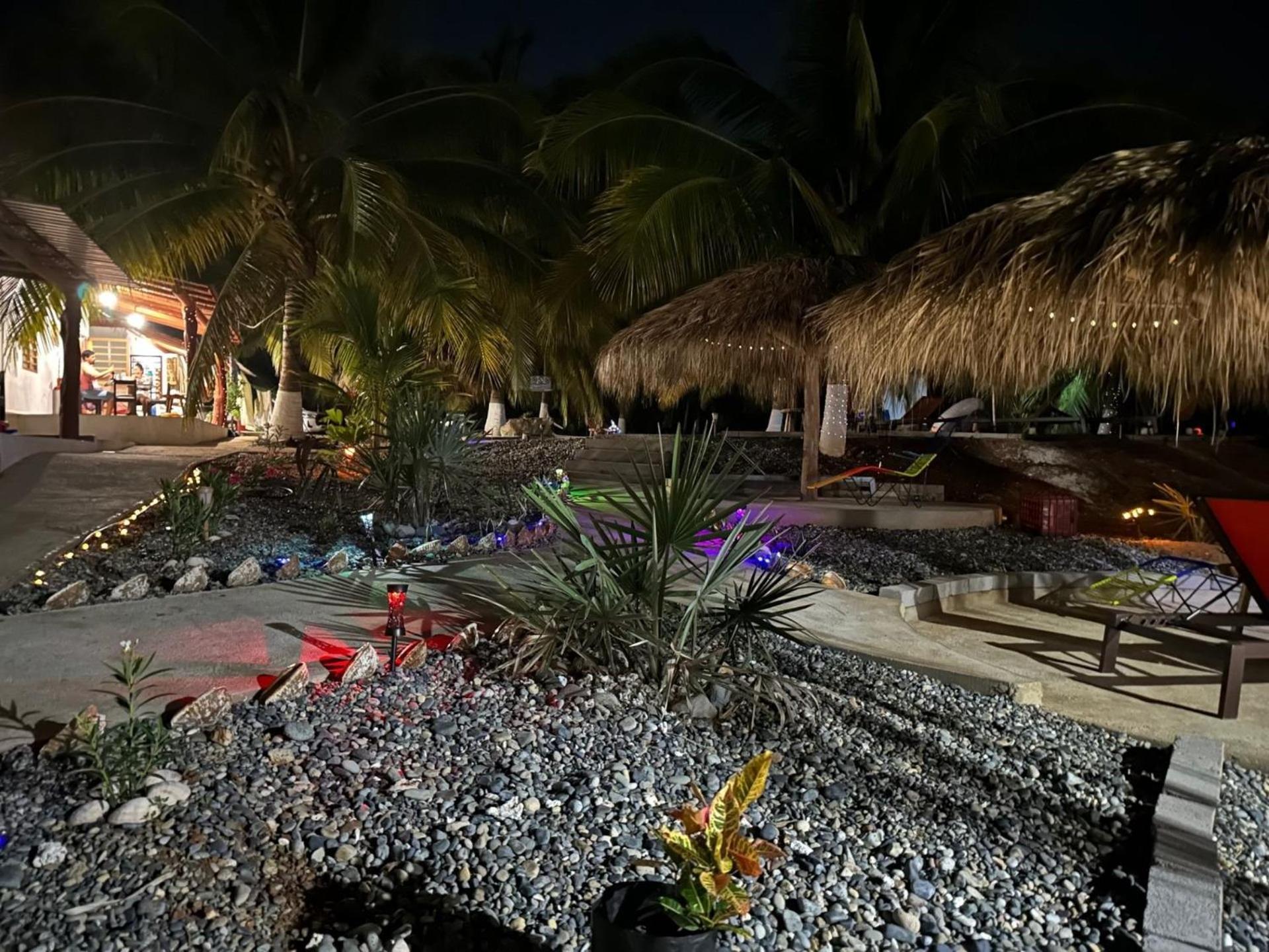 זיהואטנחו Casa Las Palmas Playa La Saladita מראה חיצוני תמונה